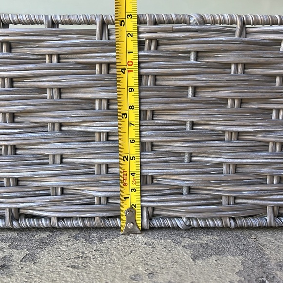 Perfect condition wicker basket - Picture 9 of 10